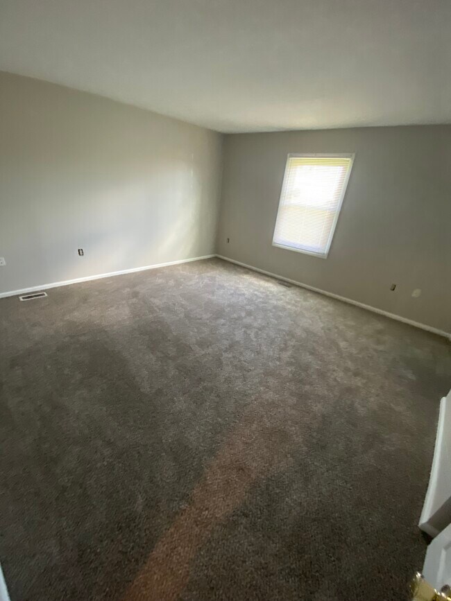 Foto del edificio - 806 Trustway Ct