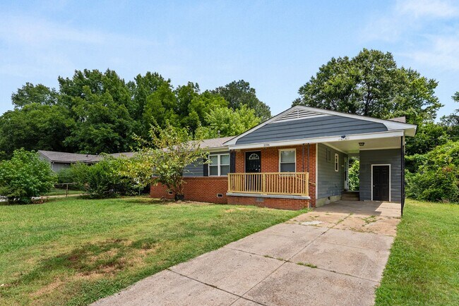 Foto del edificio - Completely Renovated 3-bedroom 1 bath Home...