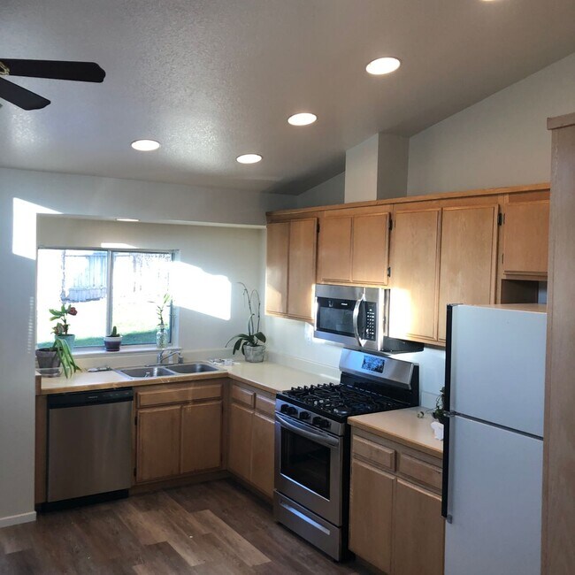 Foto del edificio - 7635 Devonshire Ln
