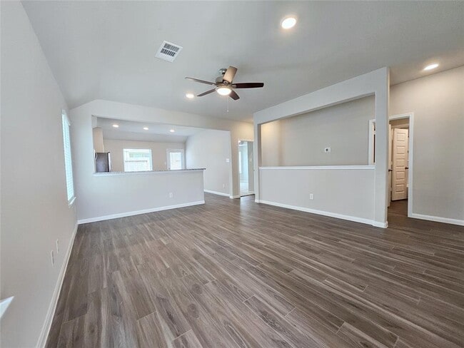 Building Photo - 2502 Carp Dr