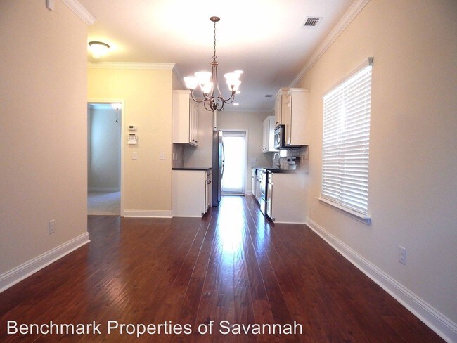 Building Photo - 3 br, 2.5 bath House - 502 E 35th St