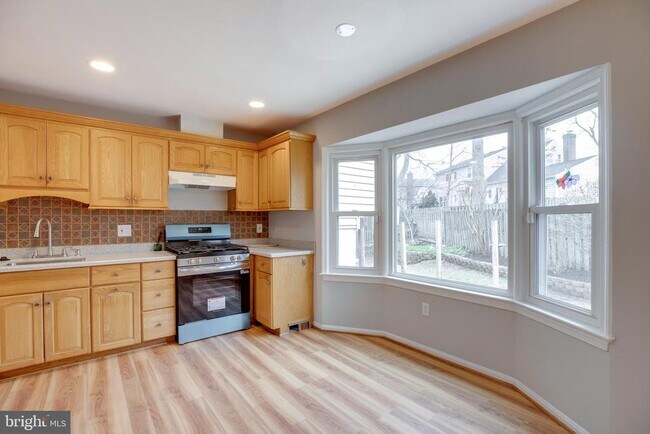 Foto del edificio - 8000 Lady Lewis Ct