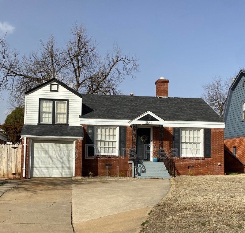 Foto principal - 2541 NW 30th St