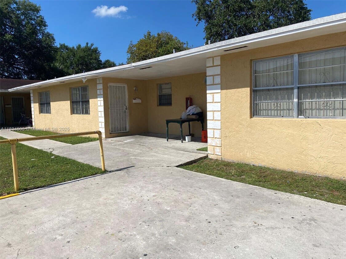 Primary Photo - 2154 NW 61st St