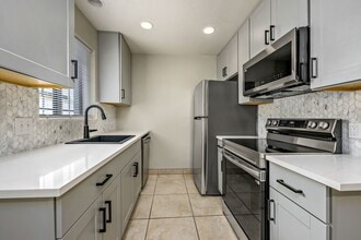 Building Photo - 1700 E 9th St