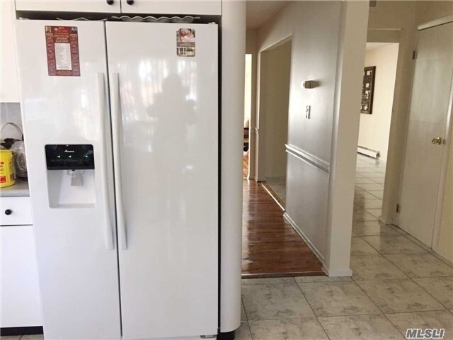 Building Photo - 500 Golf Ct