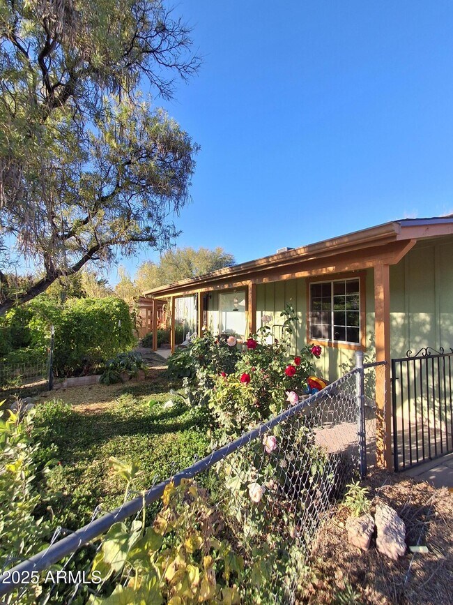 Foto del edificio - 4020 E Creek View Dr