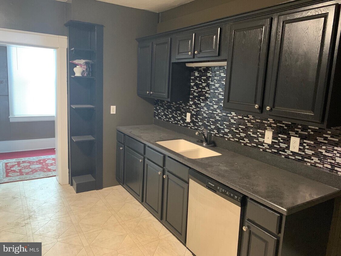 725 W Broadway, Red Lion, PA 17356 House for Rent in Red Lion, PA