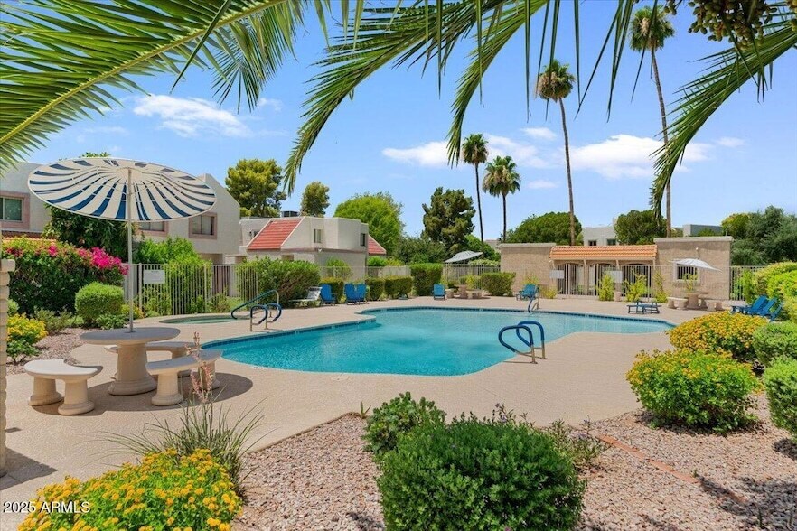 Foto principal - 7842 E Rovey Ave