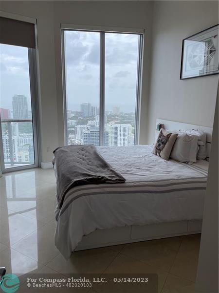 Foto del edificio - 185 SW 7th St