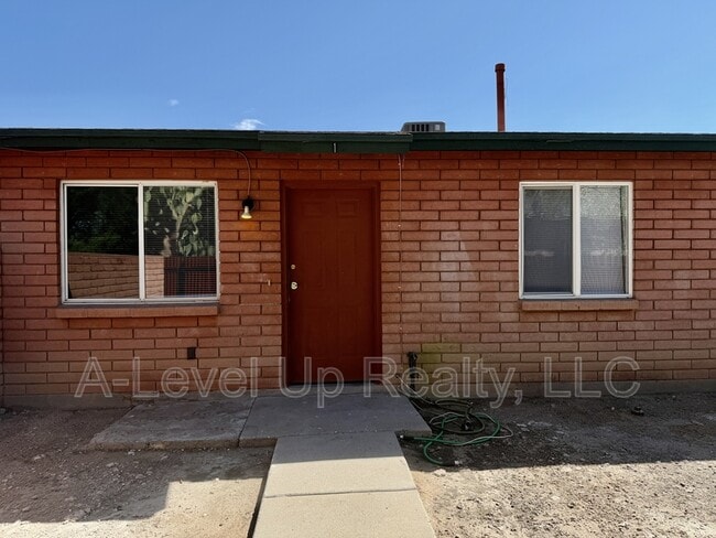Building Photo - 1044 S 4th Ave