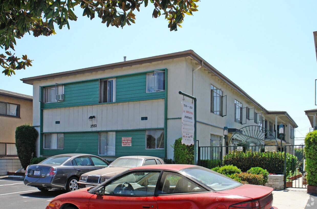 Building Photo - 3553 S Sepulveda Blvd