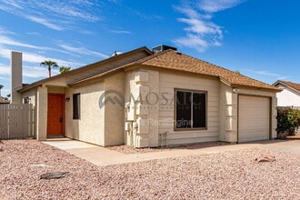 Building Photo - 3214 N Ash Dr