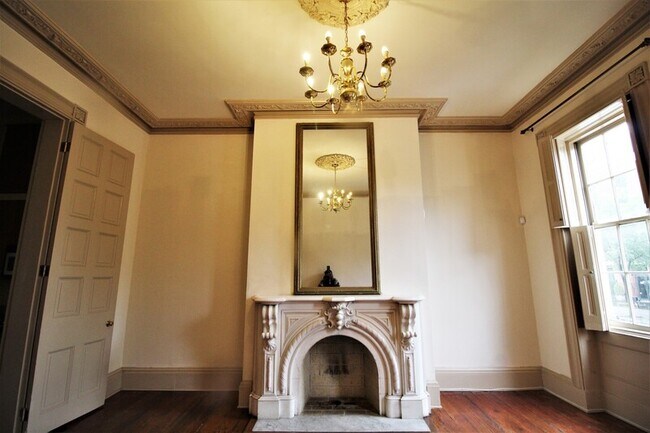 Foto del edificio - 216 W Monument St