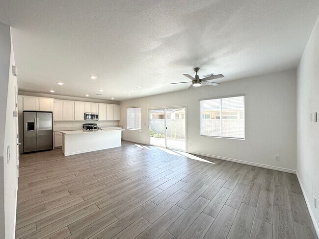 Building Photo - 8357 Aurora Rdg Ave