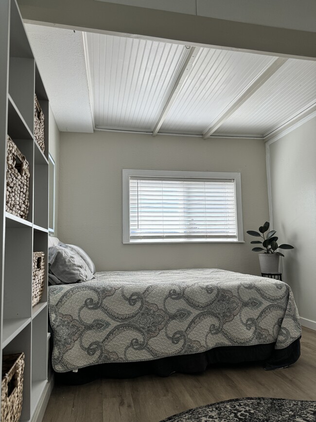 Building Photo - 11 Alta Loma