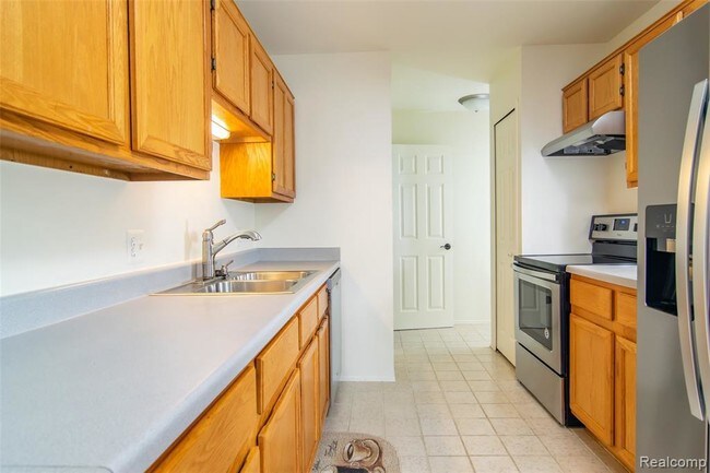 Building Photo - 38842 Country Cir