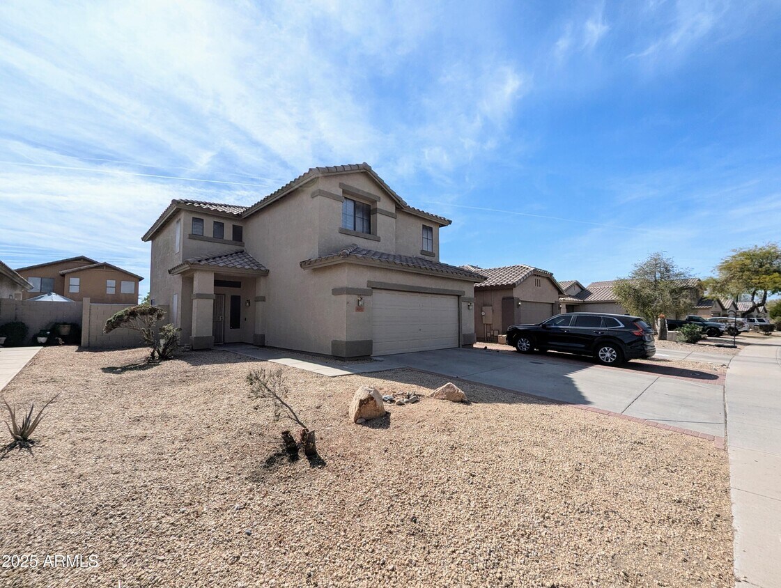 Foto principal - 8861 W Paradise Dr