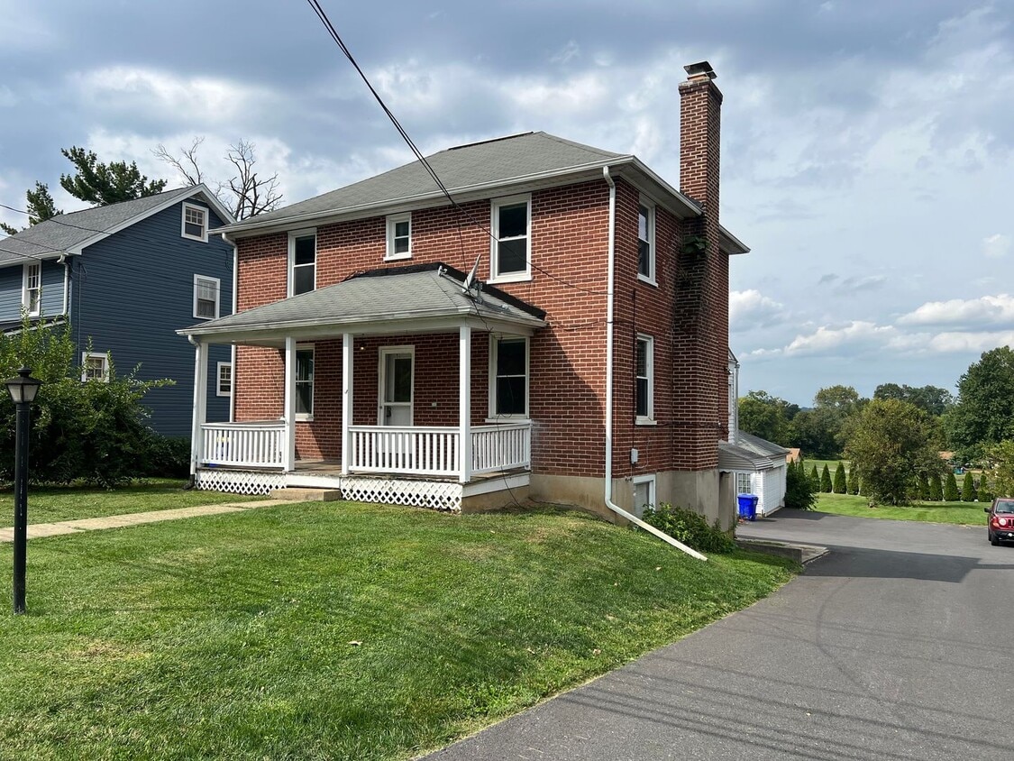 Primary Photo - Beautiful 3 Bedroom Home in Millersville!