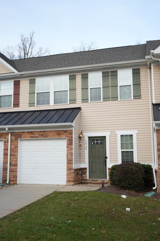 Foto del edificio - 2505 Silverthorn Dr