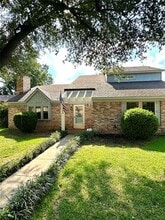 Building Photo - 704 Matthews Ct