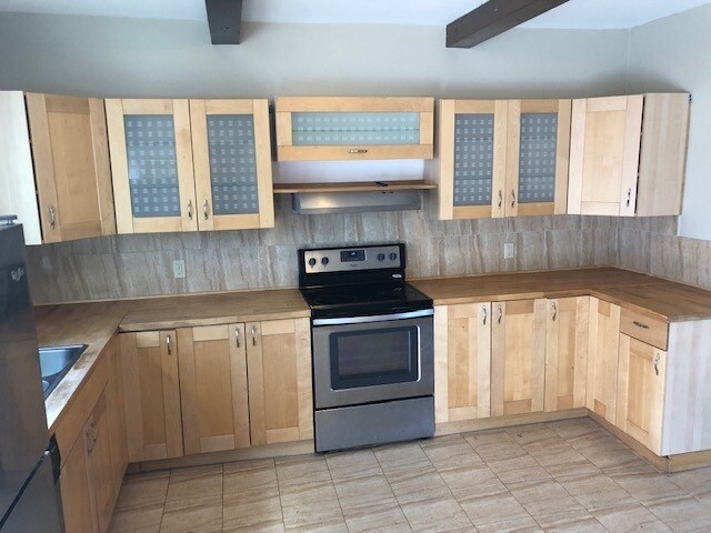 Building Photo - COMING SOON!! 4 bedroom, 2 bathroom House ...