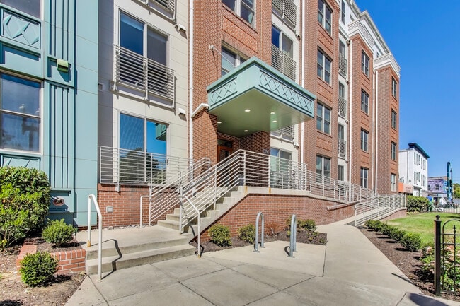 Building Photo - 1350 Maryland Ave NE