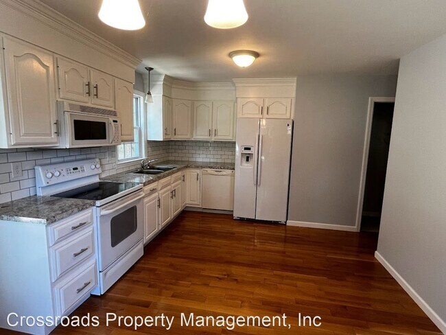 Building Photo - 3 br, 1.5 bath House - 141 Maplewood Ln