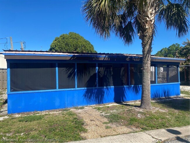 Building Photo - 1544 Fort Meade Rd