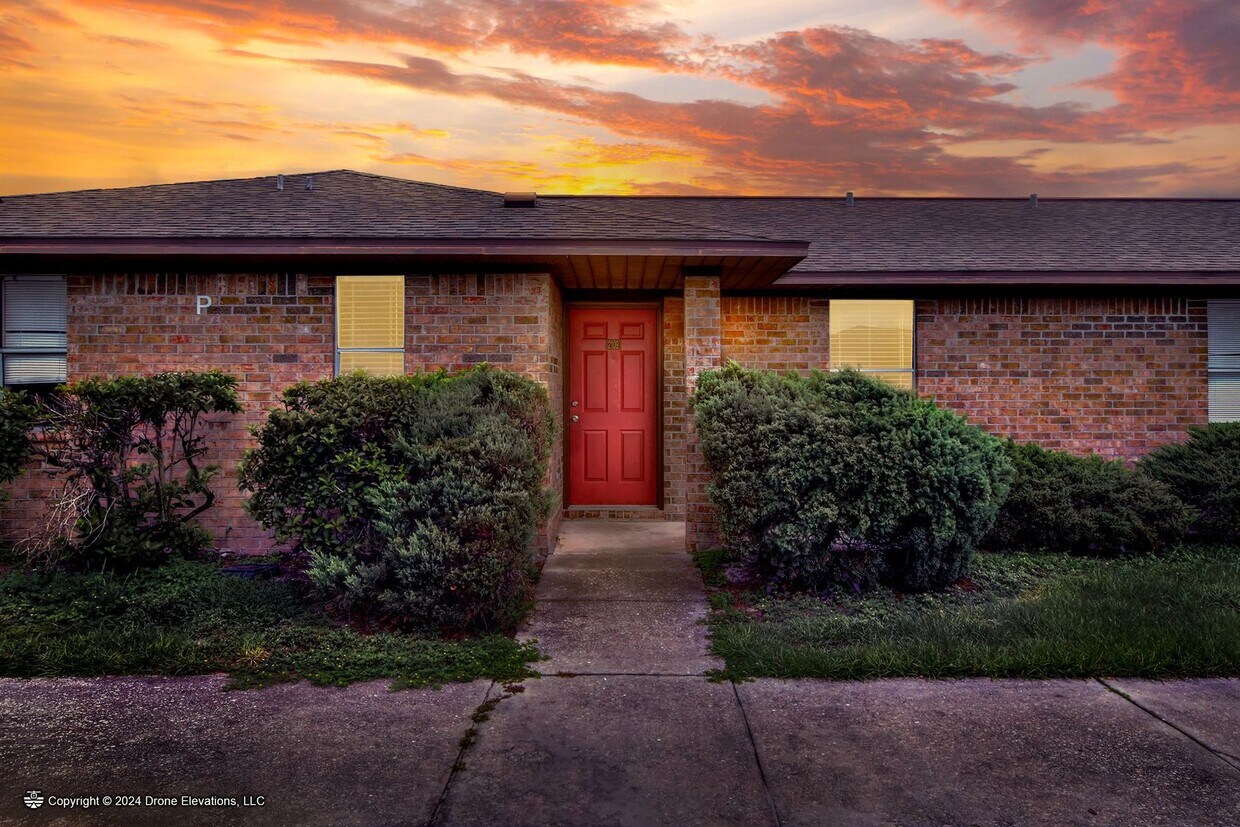 Foto principal - ***Cute 2 Bedroom Apartment in Eagle Lake