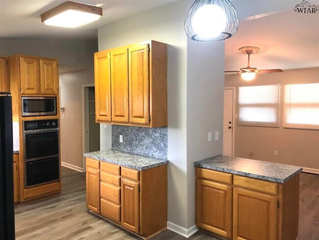 Building Photo - 4401 Hughes Dr