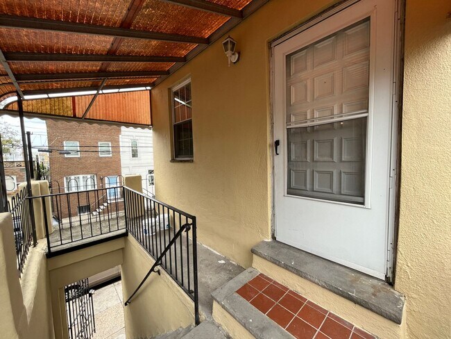 Photo - 1101 Tree St Apartment