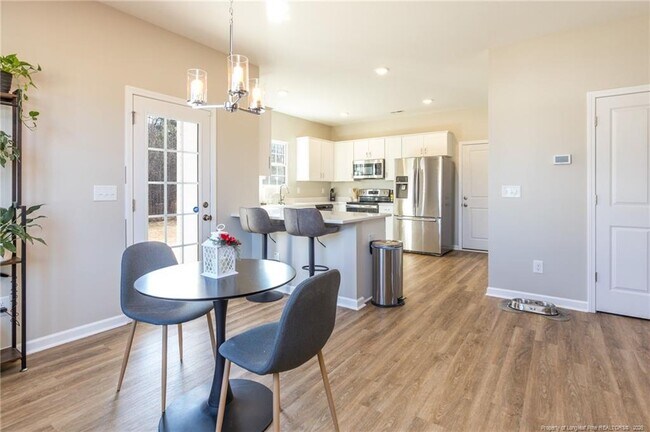 Foto del edificio - 325 Ray Byrd Rd