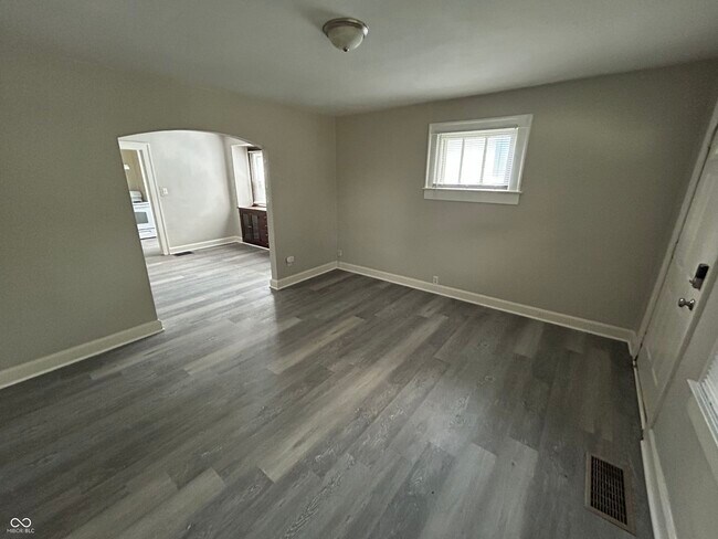 Foto del edificio - 821 N Bradley Ave