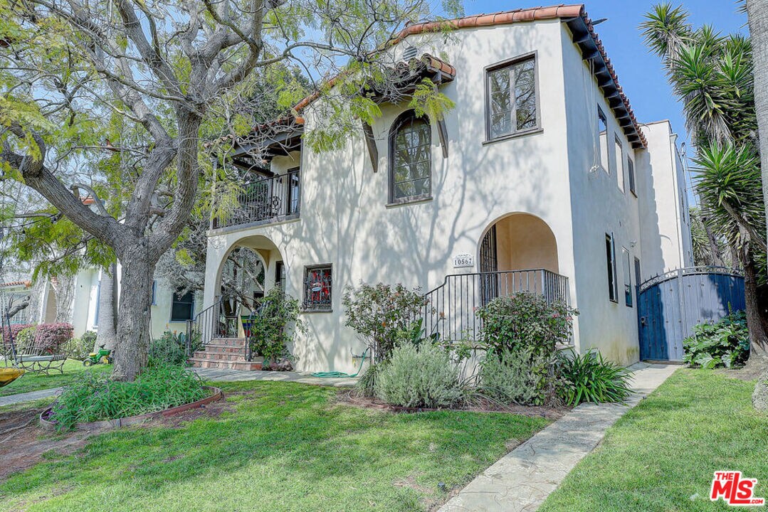 Primary Photo - 10567 Ayres Ave