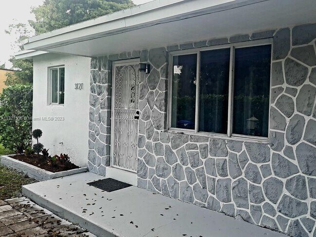 Foto del edificio - 3121 NW 3rd Ave