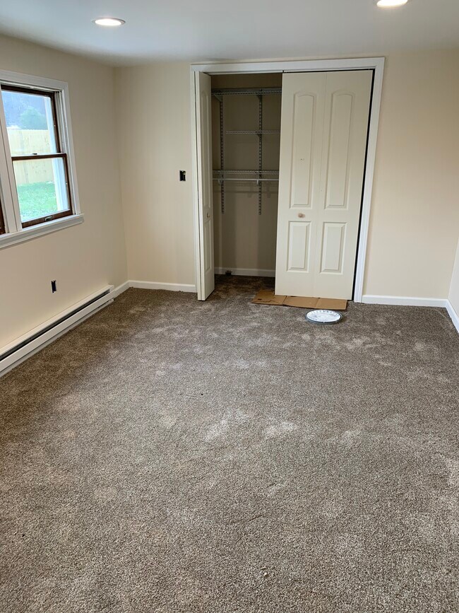 bedroom - 7364 Eastlake Rd