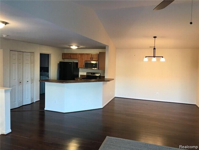 Building Photo - 27208 Chesapeake Cir