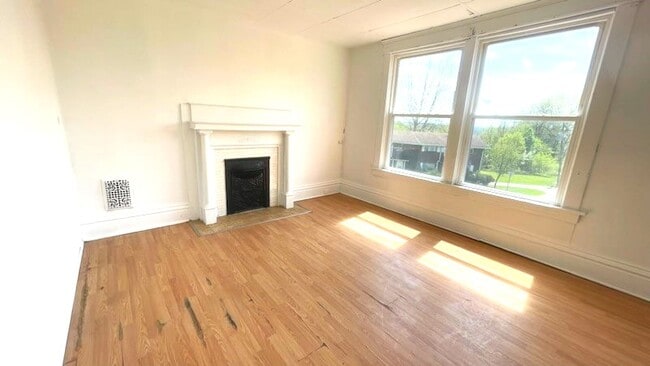 Building Photo - 1329 Euclid Ave