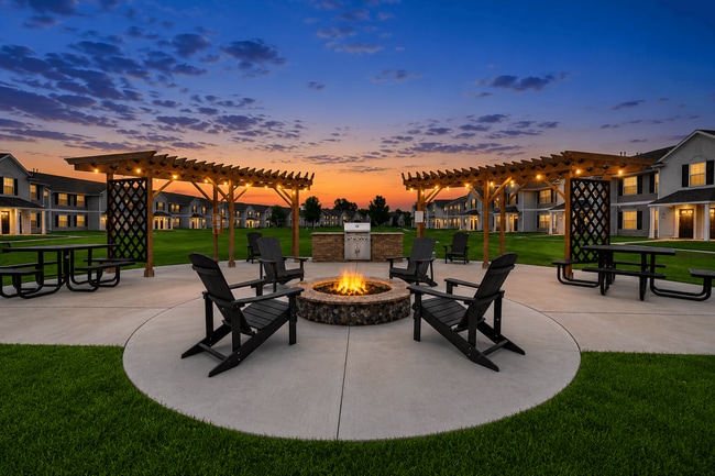 Building Photo - Arbor Trails