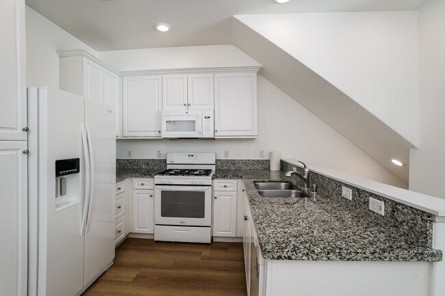 Foto del edificio - 7235 Cedar Rd