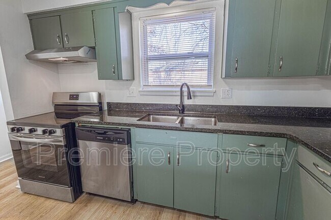 Foto del edificio - 224 E Hargis St