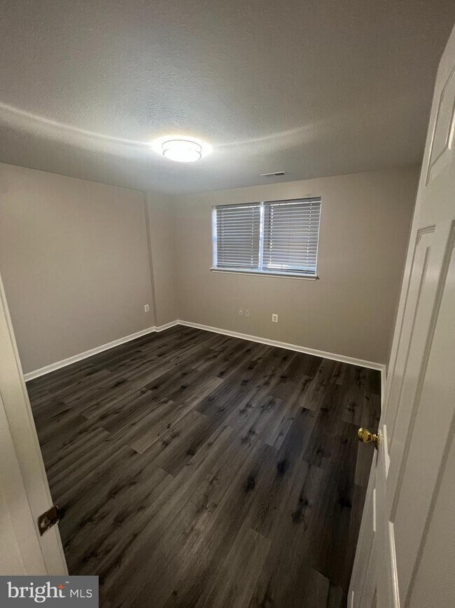Building Photo - 3428 Brahms Dr