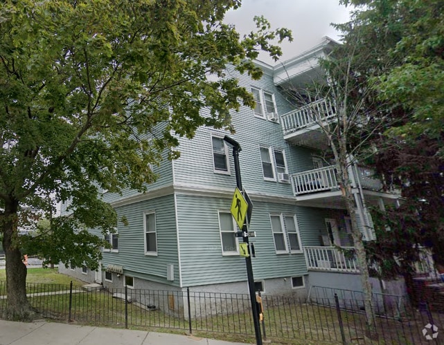 Building Photo - 344 Putnam Ave