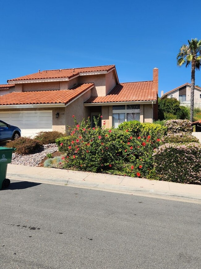 Building Photo - University City 4 bed home, Quiet street, 1950 Sqft