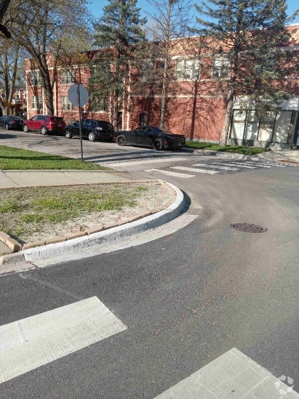 East Beverly Apartments for Rent with Utilities Included Chicago, IL 2 Rentals