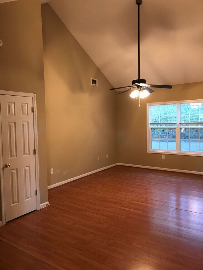 Foto del edificio - 3BR Eastside Home just off Barnett Shoals