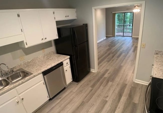 Kitchen2 - 115 Greengate Ct