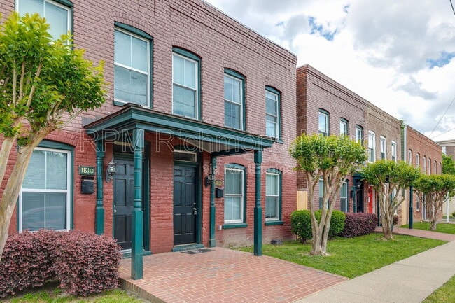 Building Photo - 1838 Parkwood Ave