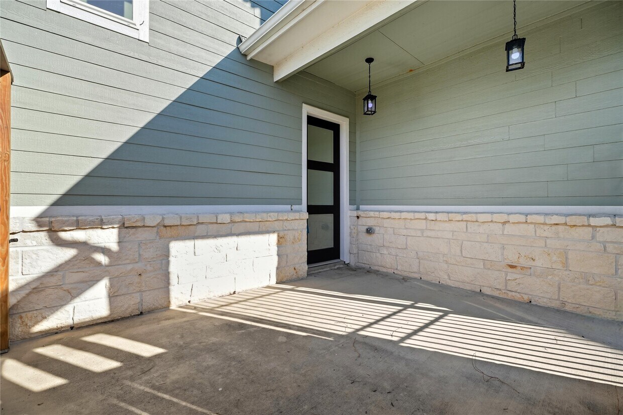 Building Photo - 719 Sandy Bay Ln
